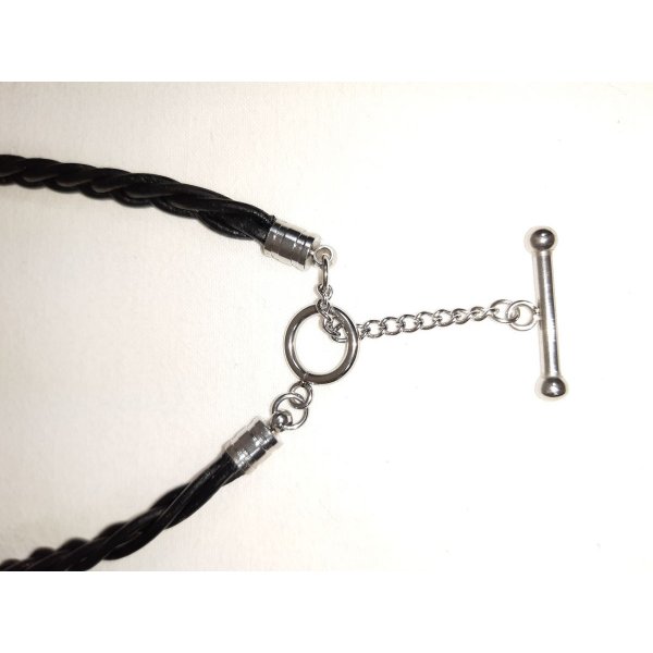 Valentinsdag! Flettet l&aelig;derhalsk&aelig;de og vedh&aelig;ng i antik s&oslash;lvmetal.