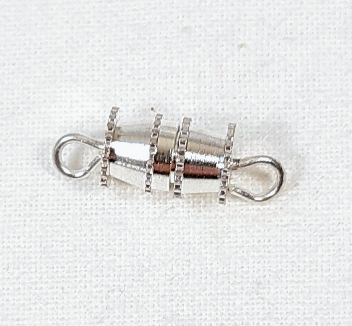 fermoir &agrave; visser pour des bijoux faciles &agrave; porter avec une finition parfaite.
