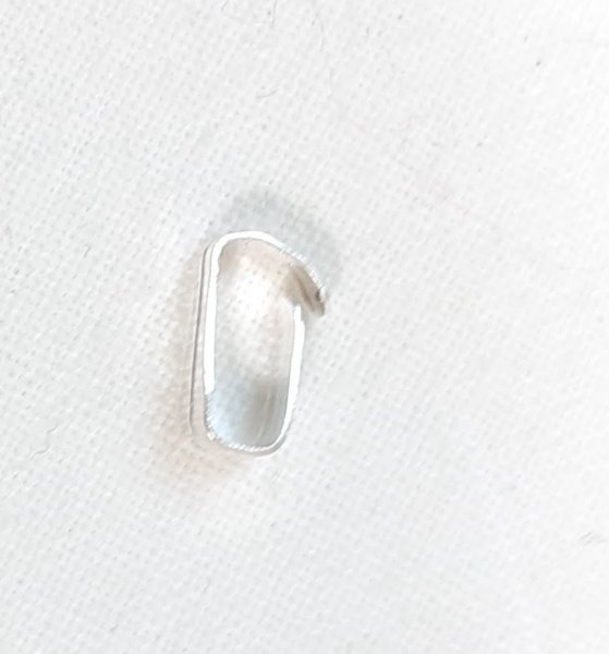 Lot de 800 petites b&eacute;li&egrave;res m&eacute;tal couleur argent