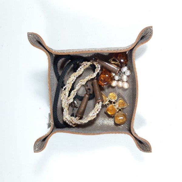 L&aelig;derlomme, praktisk til opbevaring af n&oslash;gler, smykker osv.