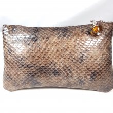Pochette tendance pour retrouver facilement les petits objets du quotidien.